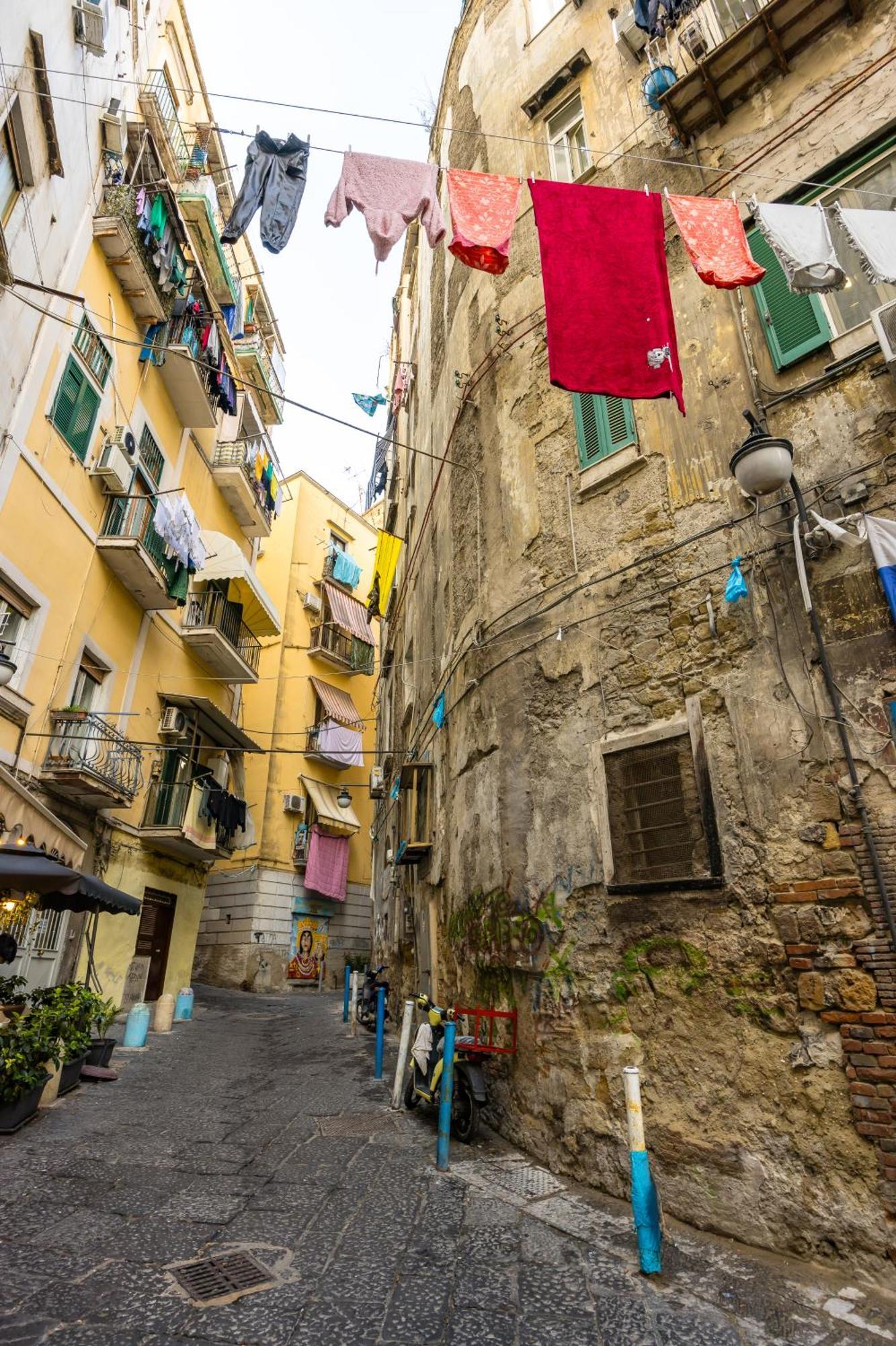 A Due Passi - Spagnoli Naples